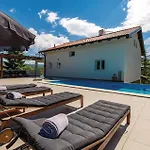 Σπίτι διακοπών Lovely In Jurdani