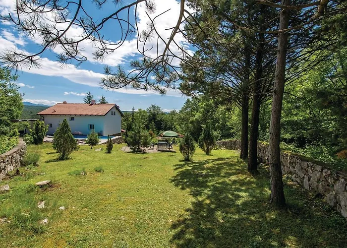 Prázdninový dům 4 Bedroom Gorgeous In *