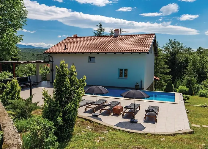 4 Bedroom Gorgeous In Prázdninový dům *