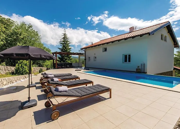 4 Bedroom Gorgeous In Prázdninový dům