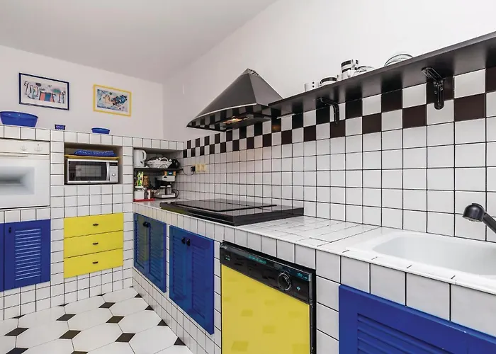 4 Bedroom Gorgeous In