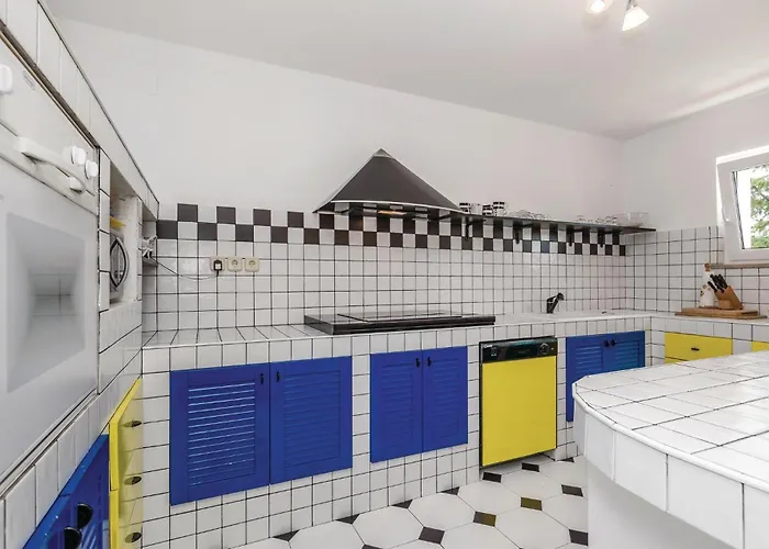 4 Bedroom Gorgeous In