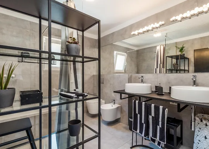 Prázdninový dům 4 Bedroom Gorgeous In Jurdani