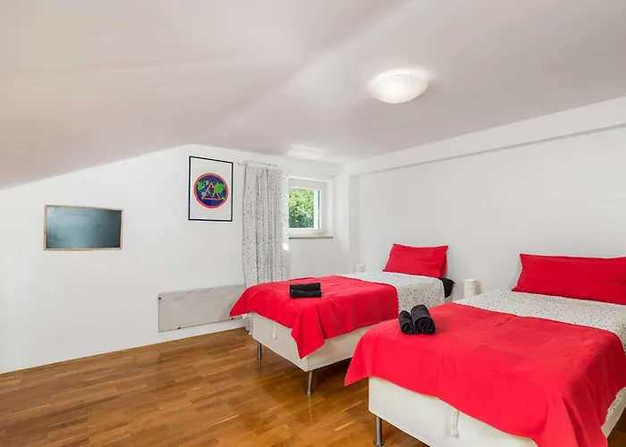 4 Bedroom Gorgeous In