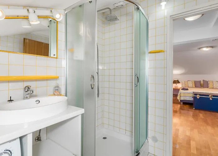 4 Bedroom Gorgeous In Prázdninový dům *