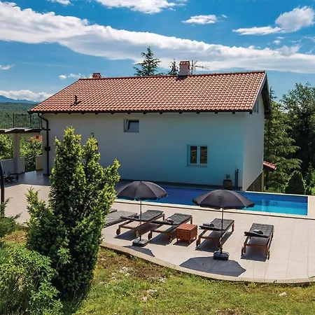 Beautiful Home In Jurdani With Wifi Holiday home *