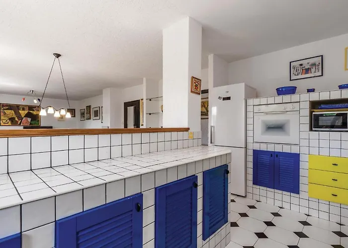4 Bedroom Gorgeous In