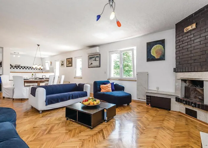 Dom wakacyjny 4 Bedroom Gorgeous In *